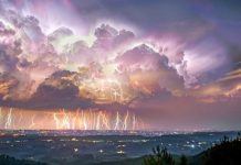 WMO: 2023 slår allerede varmerekorder sky-lightning-clouds-ocean-tree-waves