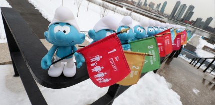Smurfs carrying SDG flags UNRIC Projects: Smurfs carrying SDG flags
