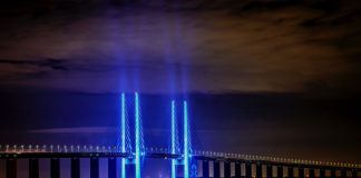 Nordic monuments turn UN Blue Brúin yfir Eyrarsundið