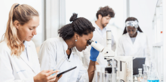 Women in science lab