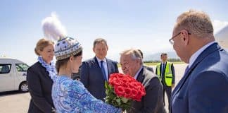 Michaela Friberg-Storey (left), UN Resident Coordinator welcomes Secretary-General António Guterres (second from right) on his arrival in Kazakhstan with local leaders.