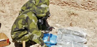 Inspectores de la ONU toman muestras del gas mostaza contenido en proyectiles de artillería