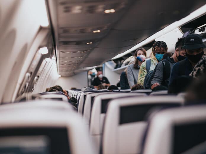 Pasajeros en un avion