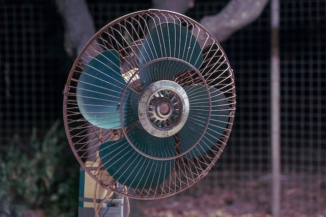 Ventilador-electrico- george-chandrinos-unsplash