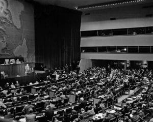 YK:n yleiskokous hyväksyy Palestiinan jakamispäätöksen.UN Photo / MB