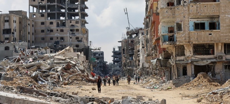 Khan Younisin tuhotut ja pahoin vaurioituneet rakennukset. UNOCHA / Themba Linden