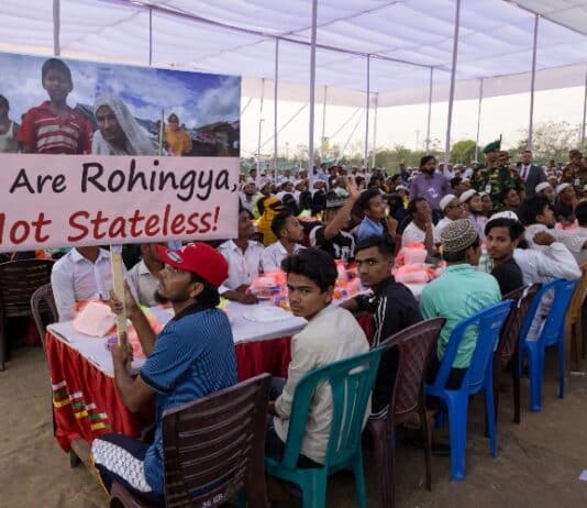 Pääsihteeri vieraili rohingya-pakolaisleireillä Cox's Bazarin rannikkoalueella Etelä-Bangladeshissa. Bangladeshissa on yli miljoona rohingya-pakolaista, jotka ovat paenneet väkivaltaisuuksia naapurimaassa Myanmarissa, ja Cox's Bazarissa sijaitsee maailman suurin pakolaisleiri. Kuva: UN Photo/Shari Nijman.