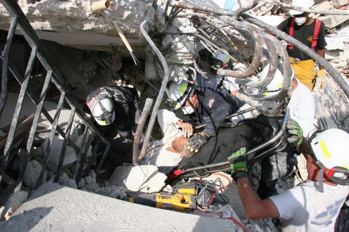 Haiti_Victim Rescue III (Jens) Haítí Jens Kristensen bjargað úr rústum