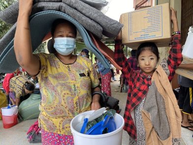 Neyðaraðstoð veitt í Myanmar
