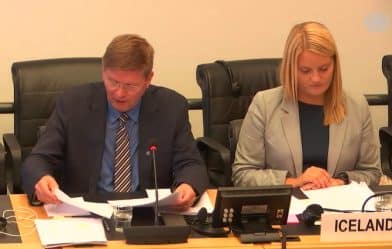 Benedikt Árnason ráðuneytisstjóri og Elísabet Gísladóttir lögfræðingur í félags- og vinnumarkaðsráðuneytinu á fundi nefndarinnar.