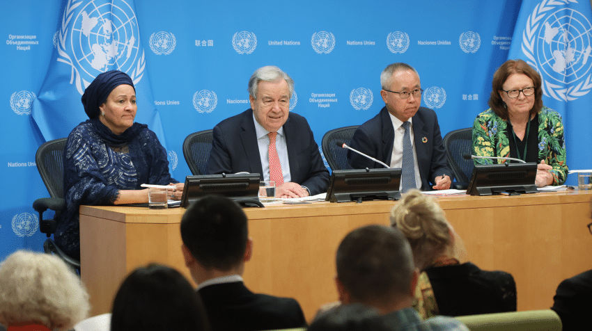 Blaðamannafundur í New York: frá vinstri Amina Mohammed vara-aðalframkvæmdastjóri, António Guterres aðalframkvæmdastjóri,