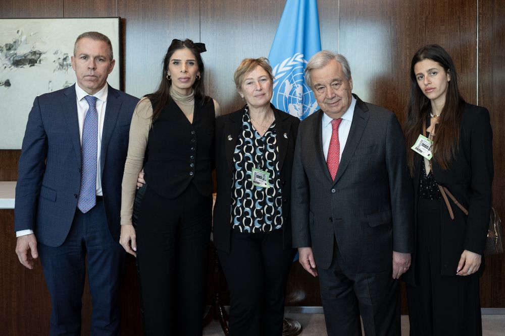 Guterres hefur margoft tekið á móti fjölskyldum ísraelskra gísla.