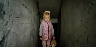 Börn eru svipt æskunni í Úkraínu.