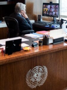 Il segretario generale tiene una riunione virtuale con il gruppo consultivo dei giovani sul cambiamento climatico