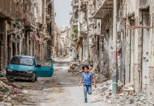 L’ONU sollecita un’indagine per accertare le responsabilità dei raid aerei che hanno causato centinaia di vittime civili nel luglio 2019 Libia