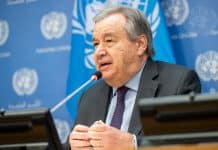 Il Segretario generale António Guterres informa i giornalisti dopo l'incontro con le organizzazioni della società civile sulla sua Agenda di accelerazione climatica.