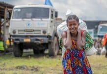 Foto: WFP/Benjamin Anguandia. Consegne di assistenza alimentare d'emergenza del WFP alle famiglie sfollate a Goma, nella Repubblica Democratica del Congo.