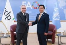 Il Direttore Generale della FAO, QU Dongyu incontra il CEO di Cassa Depositi e Prestiti, Dario Scannapieco presso la sede della FAO a Roma.