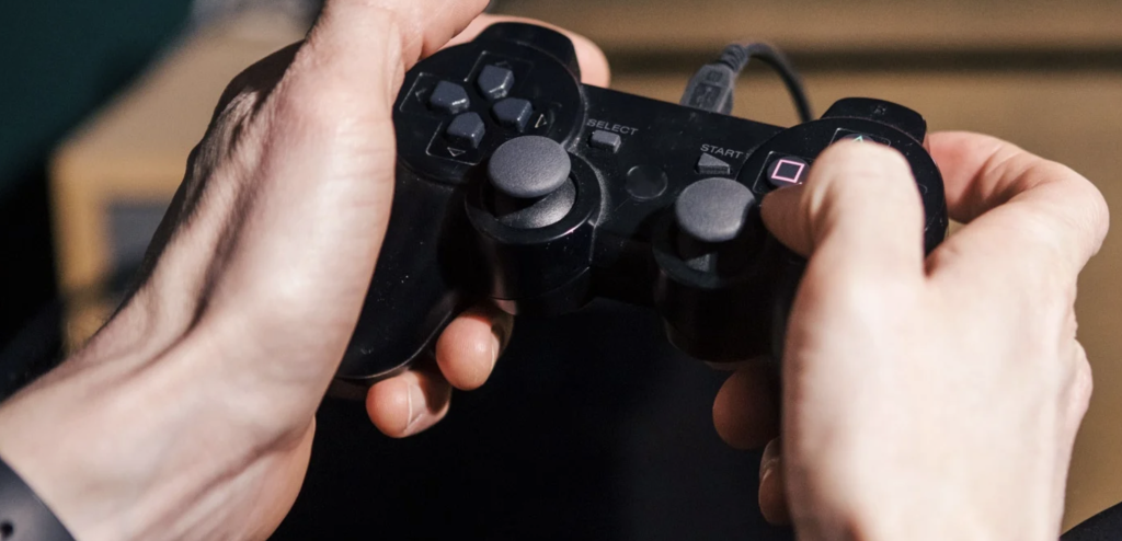 Gutt-spiller-ps3-skjerm-skjermtid