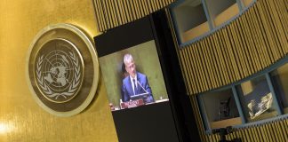 Skärm inne i FN:s generalförsamlings hall