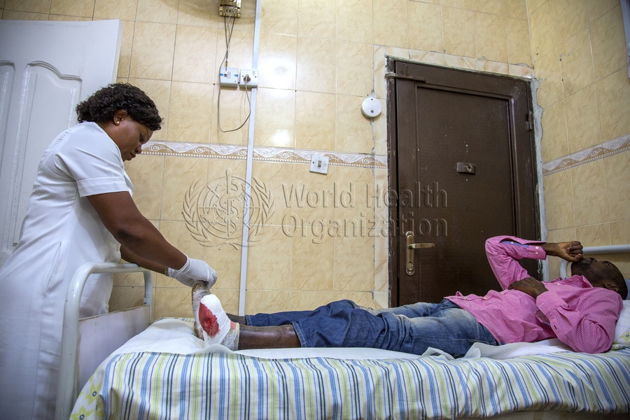 Barn får behandling för diabetes i Lagos, Nigeria