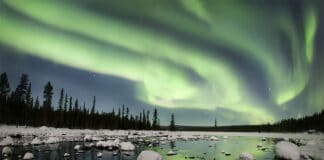 Norrsken över älv, Kiruna, Aurora borealis, Swedish Lapland
