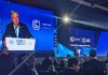 Antonio Guterres i talarstolen framför publik