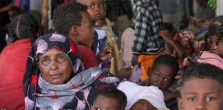 Families-in-transit-centre-Aweil-South-Sudan-UNHCR-Reason-Moses-Runyanga